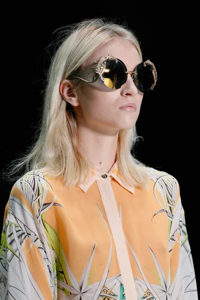 Look 24